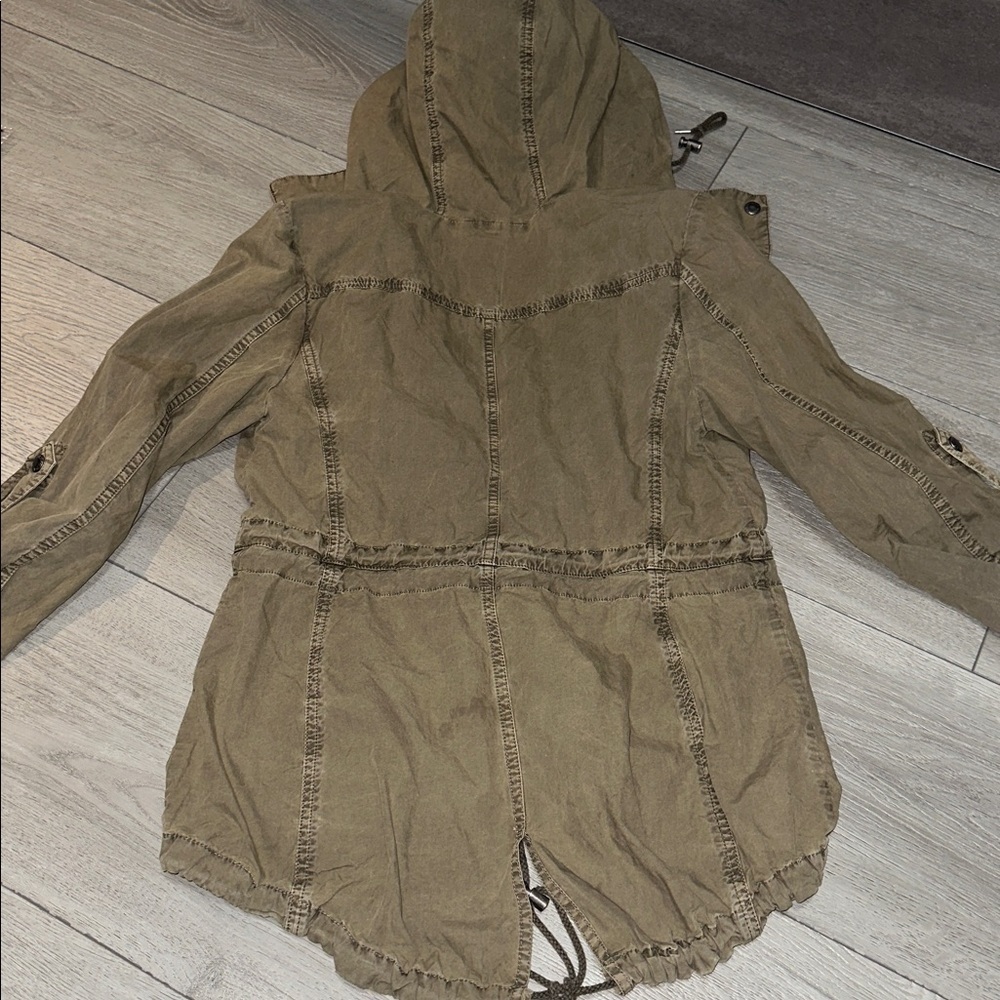 Levi's Khaki Jacket with Hood and pockets size small - Picture 7 of 9